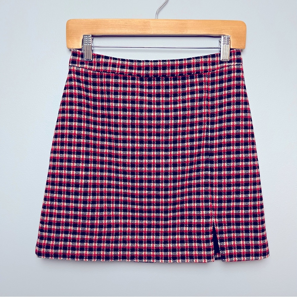 HOLLISTER Plaid Mini Skirt - Red, Black & White Plaid